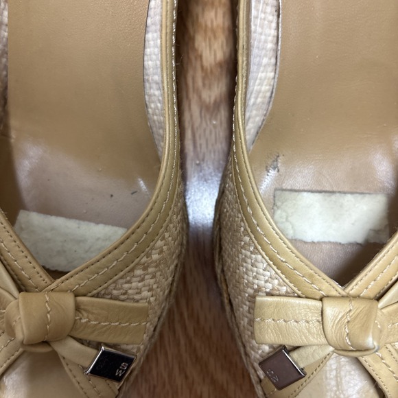 STUART WEITZMAN AUTH $399 Women's Beige Woven Leather Open Toe‎ Wedge Size 8 - Picture 10 of 10